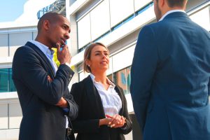 Vender é uma atividade que requer mais e mais o componente humano. Não se pode desconsiderar o papel das ferramentas de comunicação. Afinal, para o sucesso em vendas, entender o cliente é fundamental.